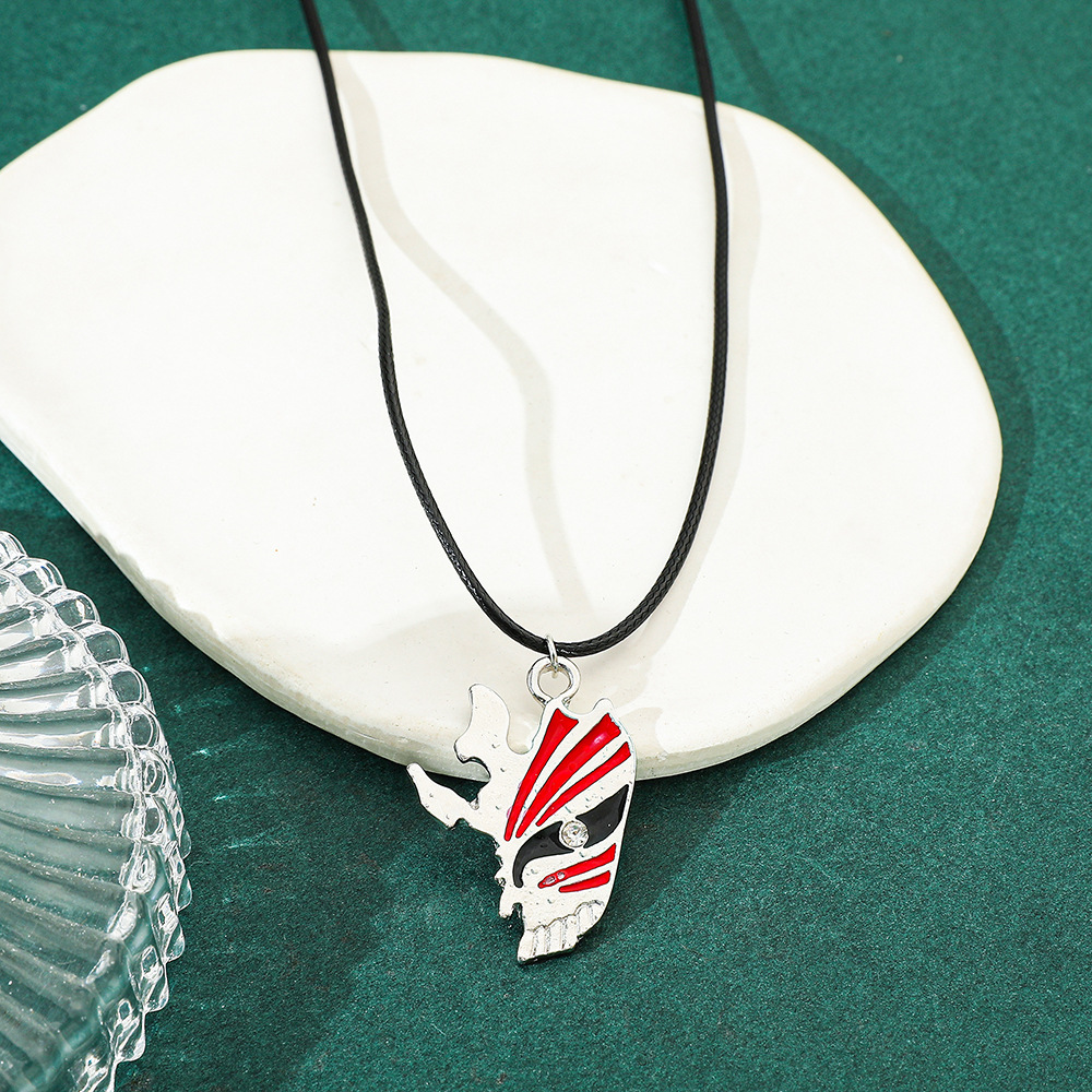 Anime Cosplay Bleach - قلادة معدنية بتصميم قناع الأنمي إيتشيغو